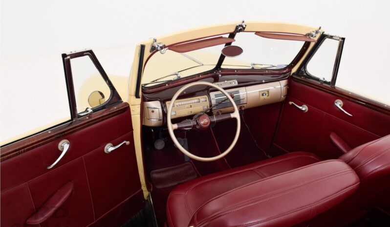 Ford Deluxe Convertible voll