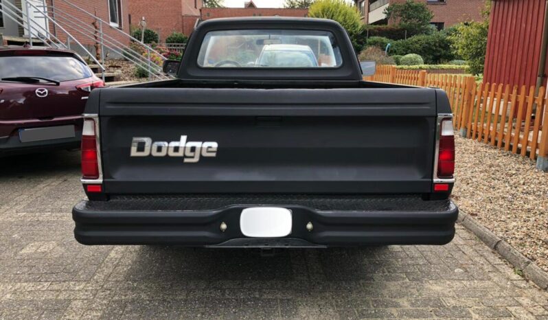 Dodge D100 Custom voll