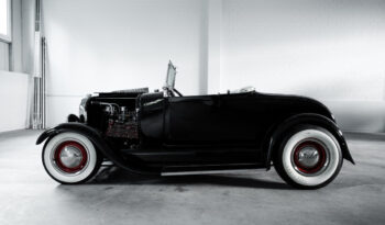 Ford V8 Roadster voll