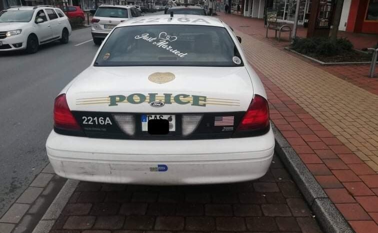 Ford Crown Victoria Police voll
