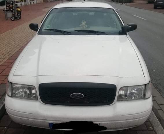 Ford Crown Victoria Police voll
