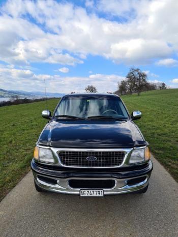 Ford Expedition voll