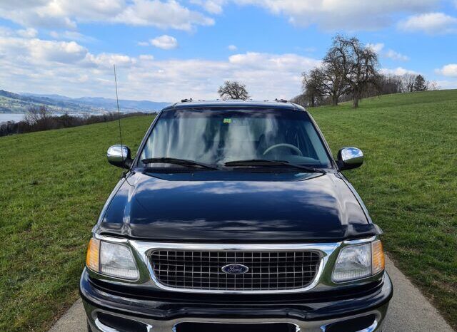 Ford Expedition voll