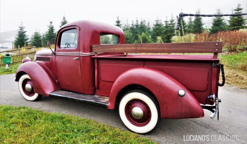 Ford Pickup voll