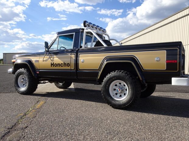Jeep Honcho voll