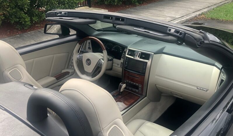 Cadillac XLR voll