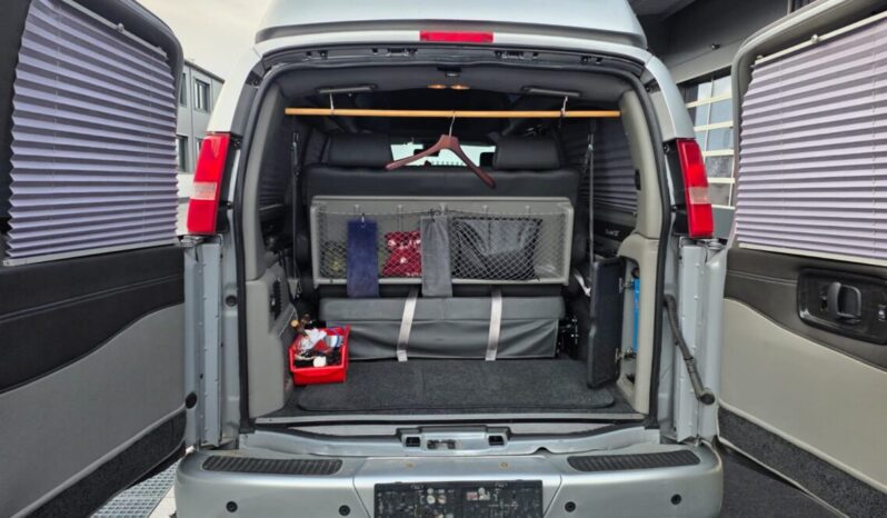 GMC Savana V8 High Top voll