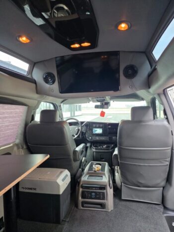GMC Savana V8 High Top voll