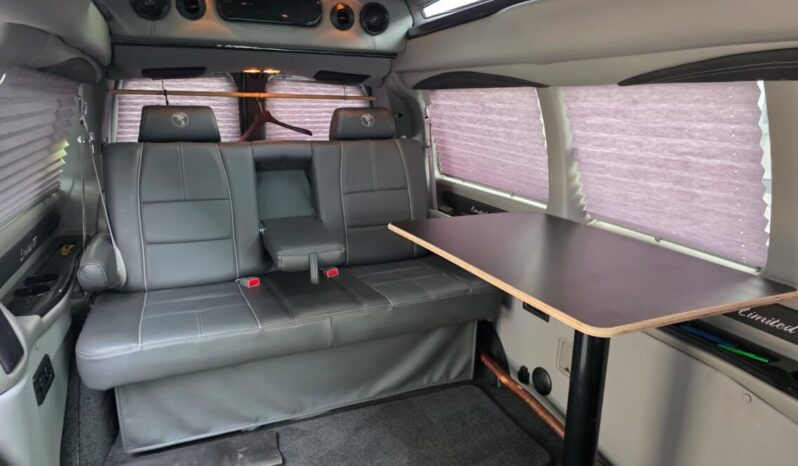 GMC Savana V8 High Top voll