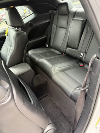 Dodge Challenger voll