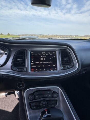 Dodge Challenger voll